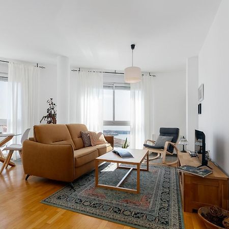 Con Parking Y Vistas Al Mar By Cabana Rentals А Гуарда Екстериор снимка