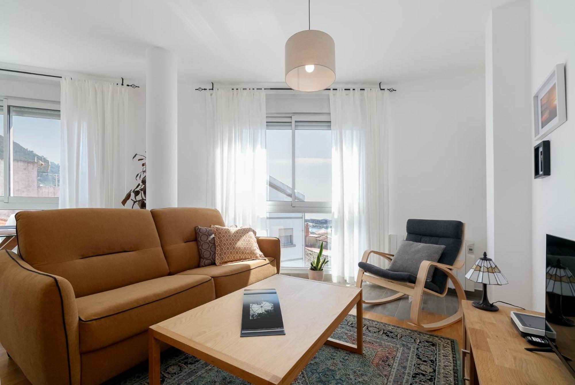 Con Parking Y Vistas Al Mar By Cabana Rentals А Гуарда Екстериор снимка